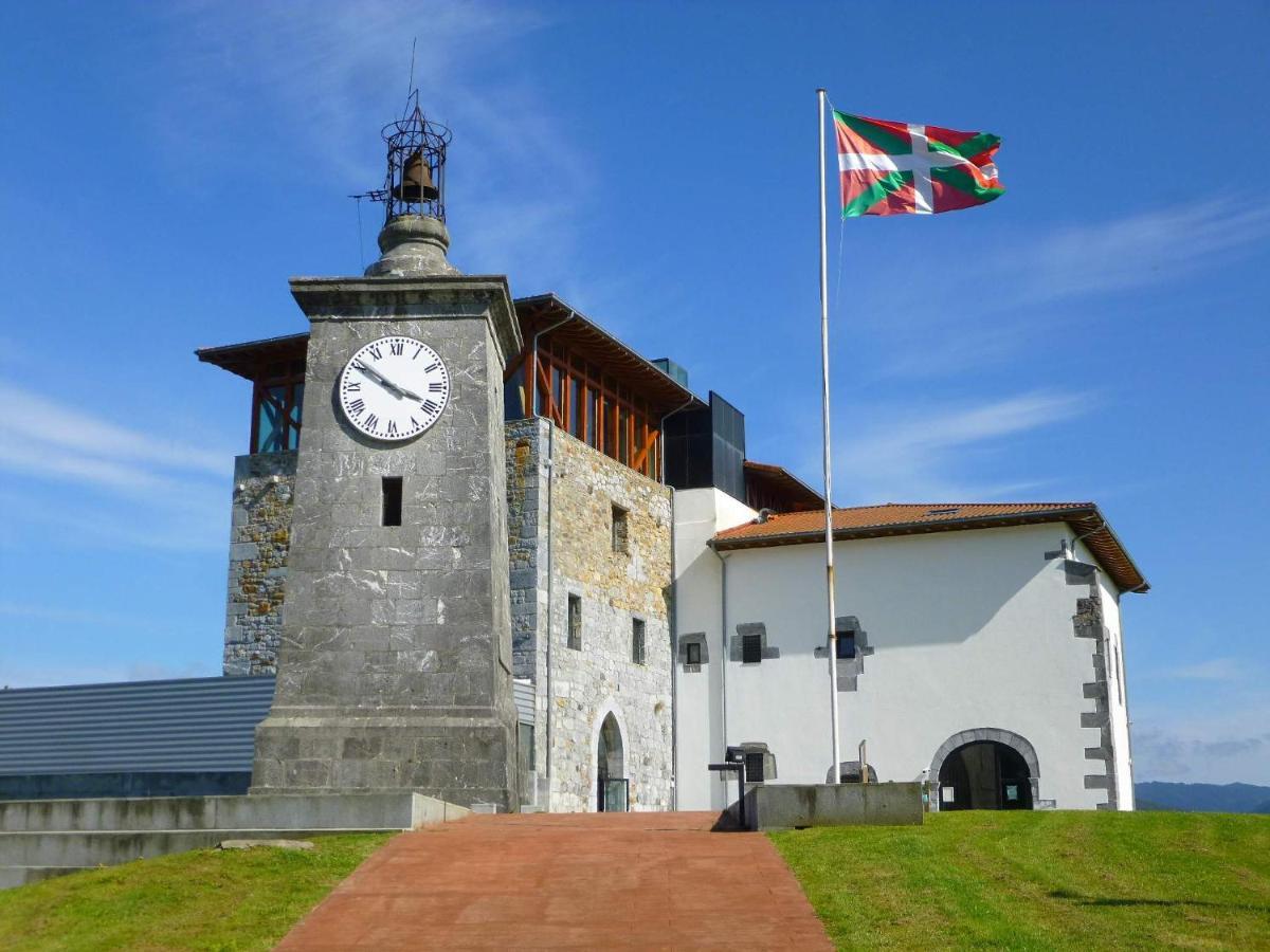 Piso Turistico Mundaka Con Opcion A Garajeアパートメント エクステリア 写真