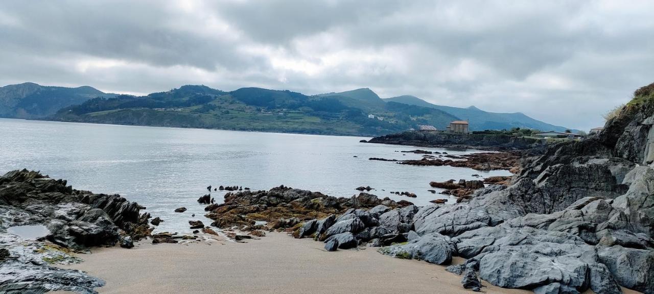 Piso Turistico Mundaka Con Opcion A Garajeアパートメント エクステリア 写真